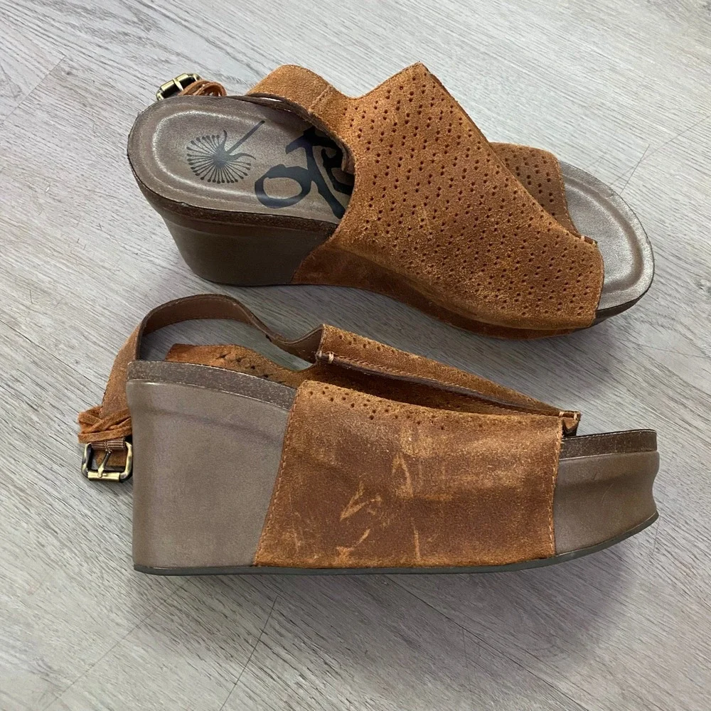 OTBT Jaunt Wedge Sandals Women 9M Cognac Brown Perforated Suede Platform Boho